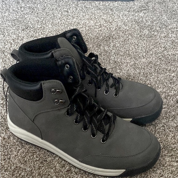 Brand new men shoe - Picture 2 of 2